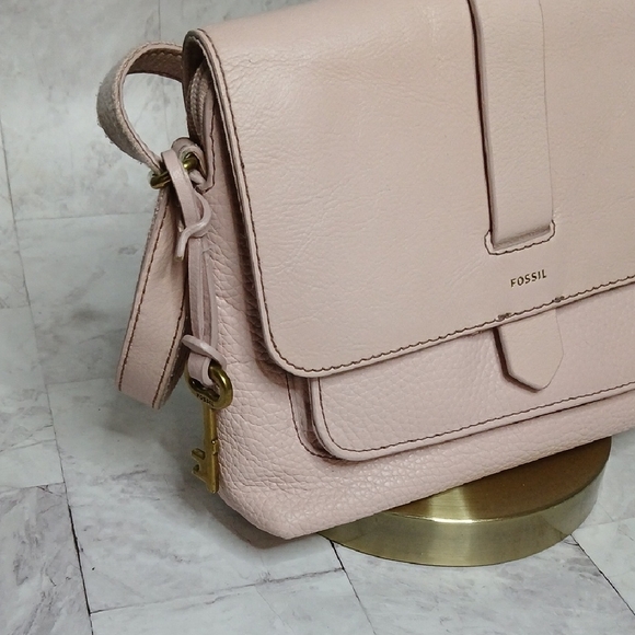 Fossil Blush Leather Crossbody Bag - Picture 2 of 8